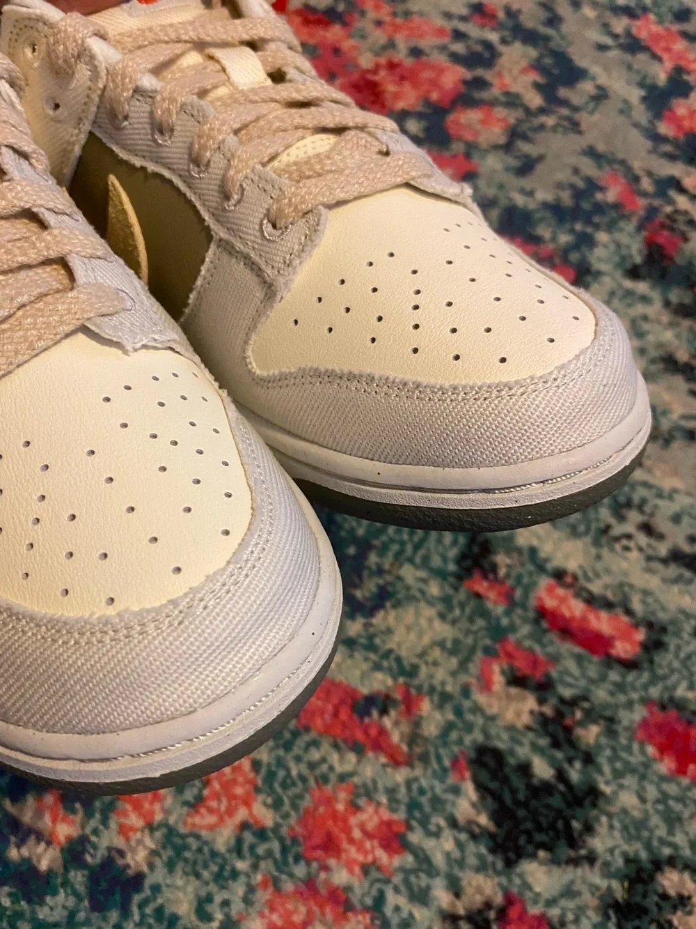 Nike Cream Low Dunk Leather And Suede Sneakers Women’s Size 9.5 Men’s Size 8